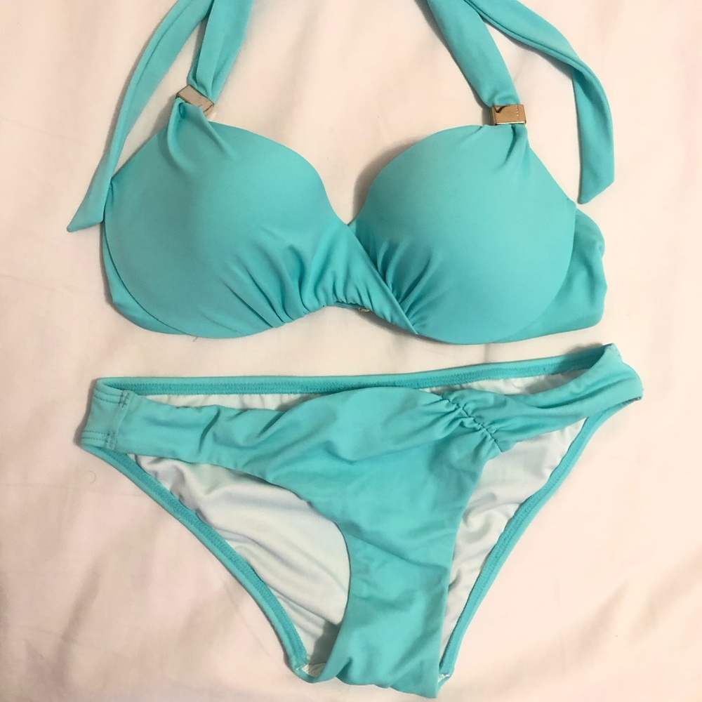 Victoria’s Secret Bikini Set (XS, 32B)